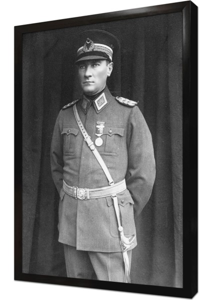 Baş Komutan Atatürk Çerçeveli Mdf Tablo