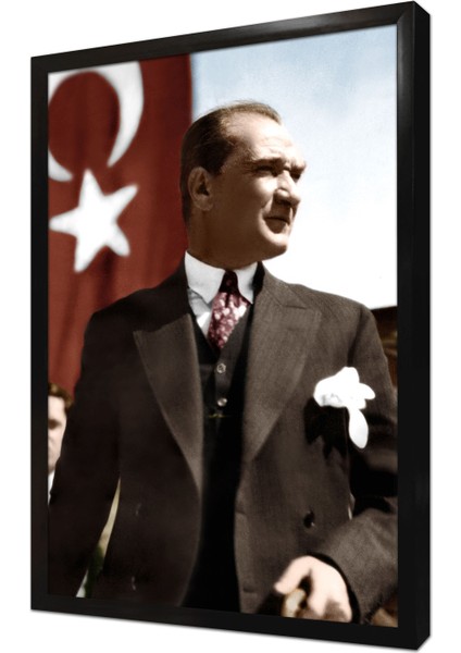 Türk Bayrağı Önünde Atatürk Çerçeveli Mdf Tablo