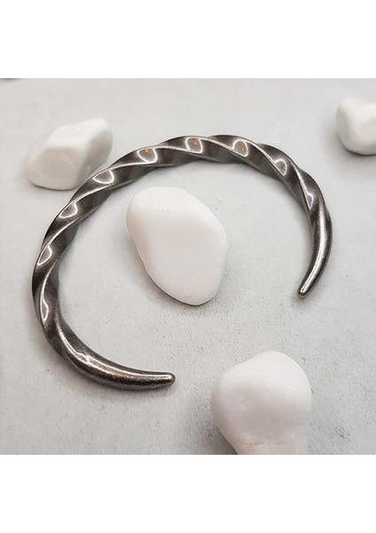 TS000803 - Açık Manşet Antik Eskitme Paslanmaz Çelik Erkek Bileklik fiyatları