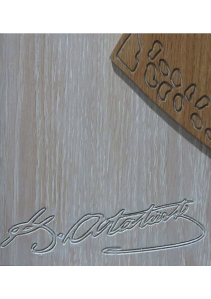 Kişiye Özel Atatürk Imzalı Kabartma Figürlü Özel Yapım Ahşap Çerçeveli Tablo fiyatları