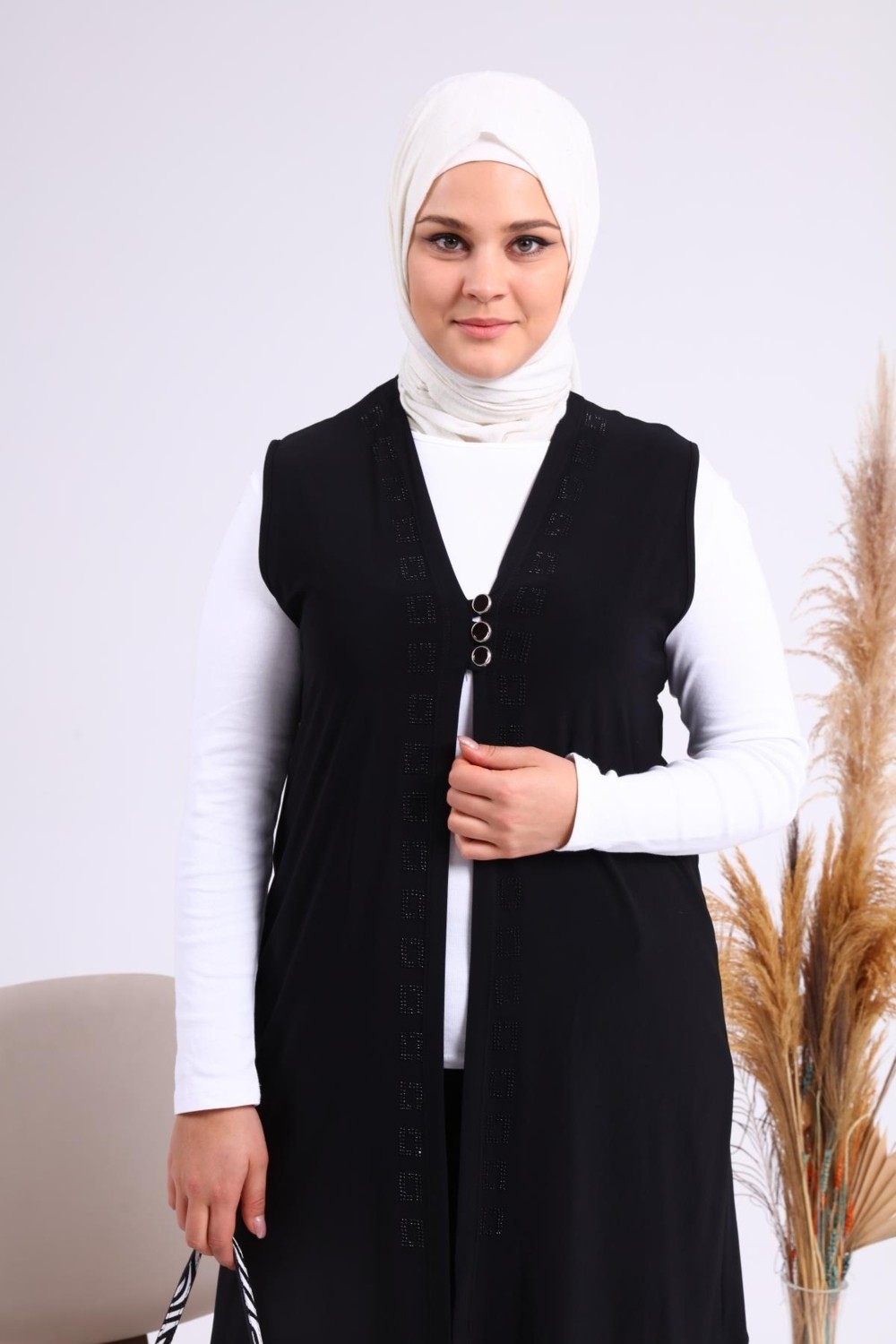 FERACE Kadın Büyük Beden Üç Düğmeli Likralı Yelek
