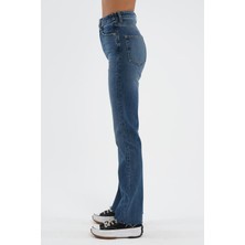 Cross Jeans Orta Mavi Slim Straight Paçası Yırtmaçlı Çapraz Kemerli Jean Pantolon C 4556-007