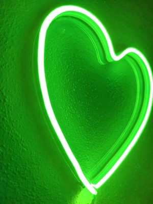 Dekoraven Kalp Neon Şekiller Işaret Neon  LED Dekoratif Duvar Aydınlatması Neon Duvar Yazısı