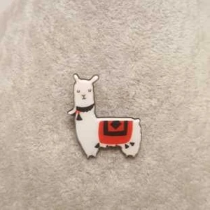 Tuna Takı & Aksesuar Lama Rozet 1