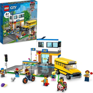 City Okul Günü 60329 - 6 Yaş ve Üzeri Çocuklar İçin 2 LEGO City Tv Karakteri İçeren Okul Oyuncağı Yapım Seti (433 Parça)