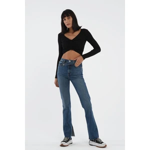 Cross Jeans Orta Mavi Slim Straight Paçası Yırtmaçlı Çapraz Kemerli Jean Pantolon C 4556-007