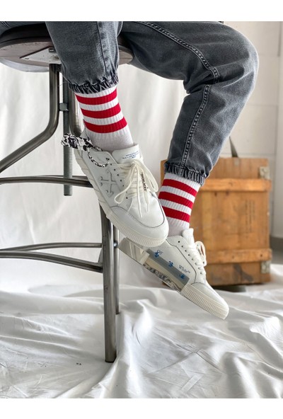 Bybasicman Beyaz Kırmızı Çizgili Uzun Çorap