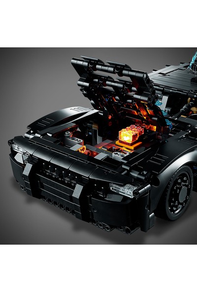 LEGO® Technic Batman – Batmobil 42127 – Araçları Seven Çocuklar İçin Yaratıcı Oyuncak Model Yapım Seti (1360 Parça)