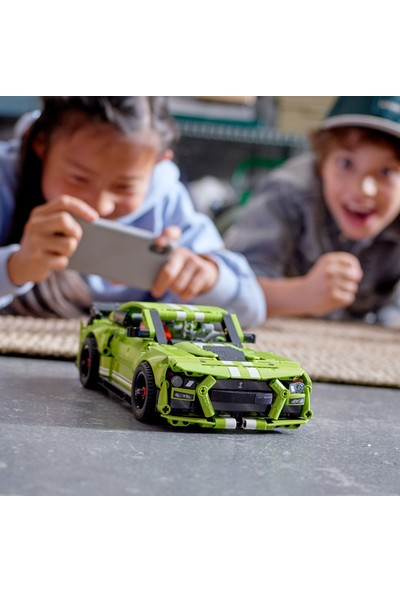 LEGO® Technic Ford Mustang Shelby® GT500® 42138 – Araçları Seven Çocuklar İçin Çek-Bırak Drag Yarış Arabası Yaratıcı Oyuncak Model Yapım Seti (544 Parça)