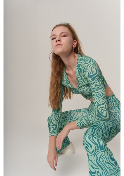 Kadın Yeşil Uzun Kol V Yaka Düğmeli Volera Crop Bluz fiyatları