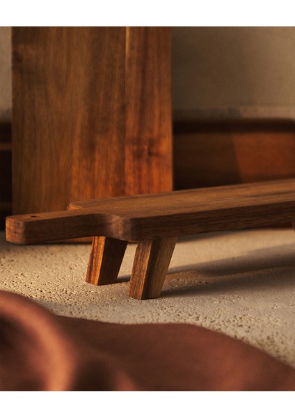 Doğal Ahşap Ayaklı Kesim ve Sunum Standı Tahtası Natural Renk 47 x 17.5 x 8 cm.
