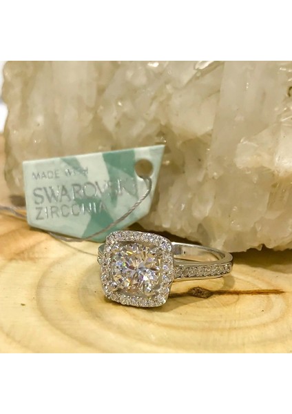 Swarovski 3.00 Karat Kare Tektaş Tasarım Yüzük