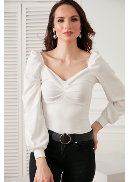 Önü Büzgülü Kol Detaylı Likralı Bluz