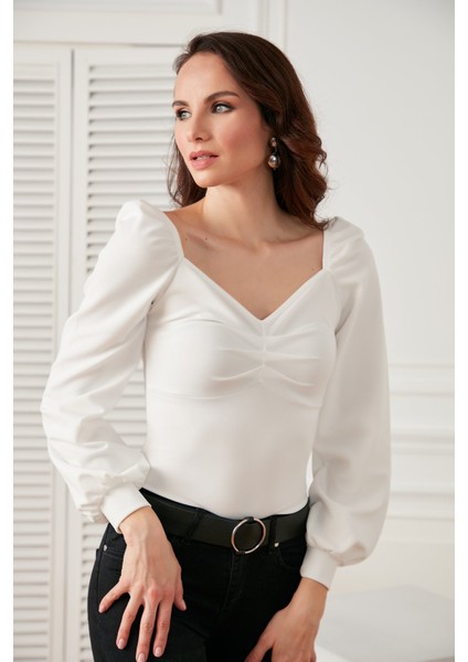 Önü Büzgülü Kol Detaylı Likralı Bluz fırsatları