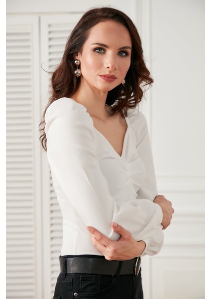 Önü Büzgülü Kol Detaylı Likralı Bluz indirimleri