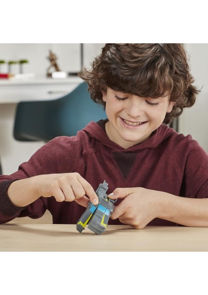 Cyberverse Tek Adımda Dönüşen Figür Gizli Görev Bumblebee E7074