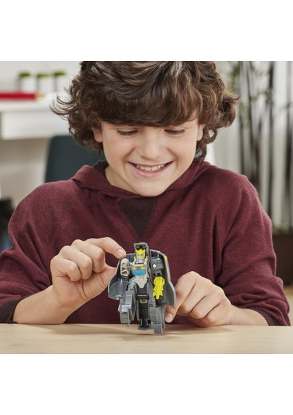 Cyberverse Tek Adımda Dönüşen Figür Gizli Görev Bumblebee E7074