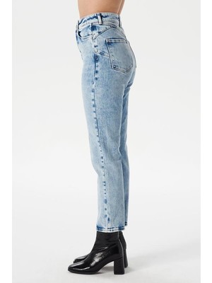 Cross Jeans Ariana Açık Mavi Yüksek Bel Mom Fit Fermuarlı Jean Pantolon C 4525-069