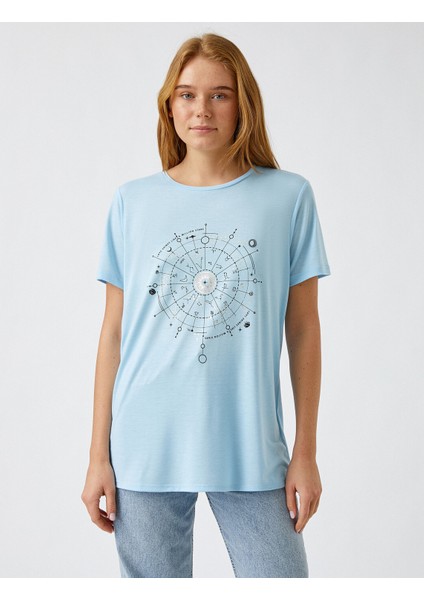 2YAK13355EK Yuvarlak Yaka Kısa Kollu Normal Kalıp Açık İndigo Kadın T-Shirt modelleri