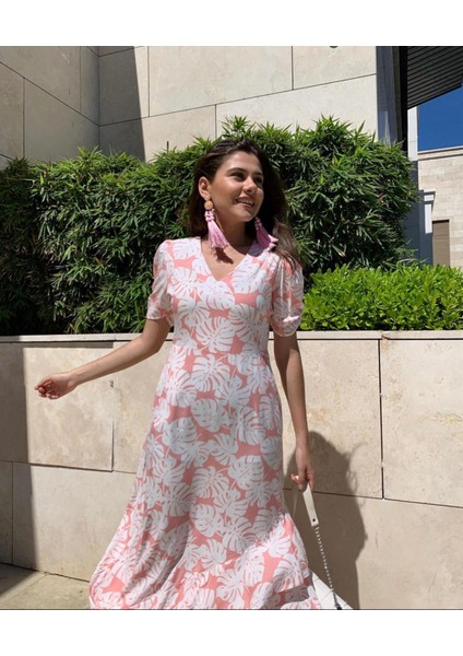 Yaprak Desenli Eteği Volanlı Pudra Elbise
