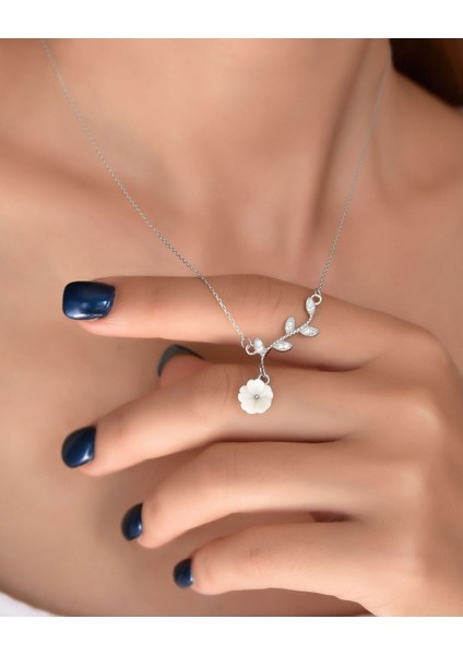 925 Ayar Gümüş Taşlı Yasemin Çiçeği Kadın Kolye modelleri