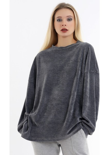 Özel Tasarım Yuvarlak Yaka Oversize Rahat ve Şık Kadife Sweat modelleri