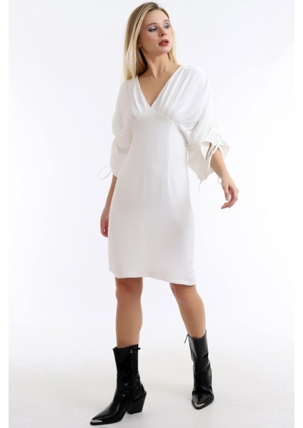 Özel Tasarım Ön Arka V Yaka Kol Büzgülü Rahat ve Şık Elbise fırsatları