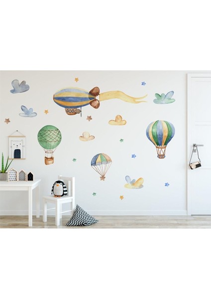 Uçan Balonlar ve Bulutlar Çocuk Odası Duvar Sticker