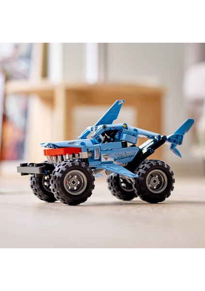 Technic Monster Jam# Megalodon# 42134 # 7 Yaş ve Üzeri Araçları Seven Çocuklar İçin 2#si 1 Arada Yaratıcı Oyuncak Model Yapım Seti (260 Parça)