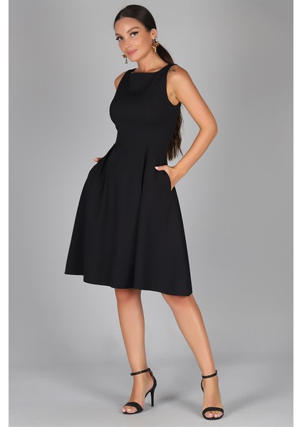 Sweetness Kadın Siyah Pileli Cep Detaylı Midi Boy Elbise fırsatları