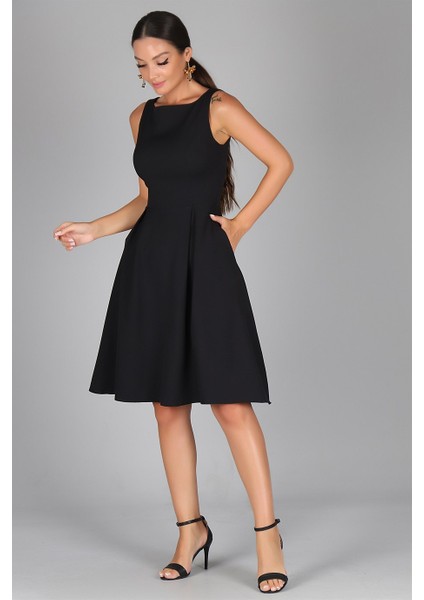 Sweetness Kadın Siyah Pileli Cep Detaylı Midi Boy Elbise indirimleri