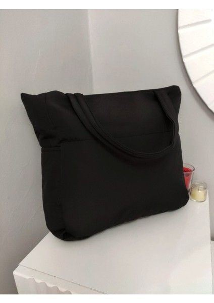 Kadın Siyah Kabartmalı Puf Kumaş Omuz Çantası fiyatları