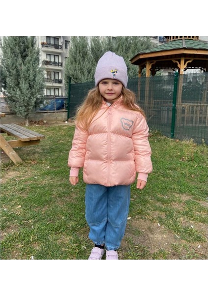 Kız Çocuk Ayıcık Figürlü Yavruağzı Mont