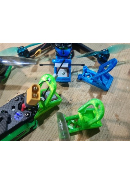 Menü 20 ve 25MM Standoff Mesafesi ve Iflight + Beitian 220 Gps Için Hayalet Qtee Anten Montajı Plas fiyatları