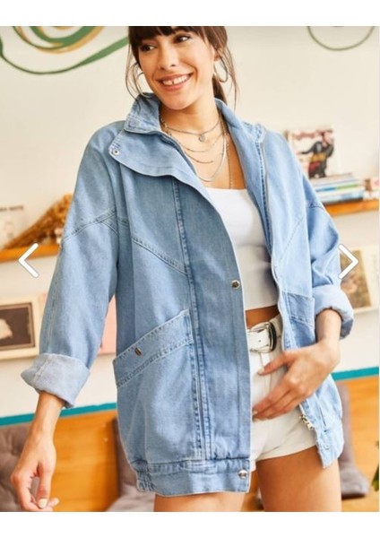 Kadın Mavi Cepli Fermuarlu Çıtçıtlı Uzun Denim Ceket