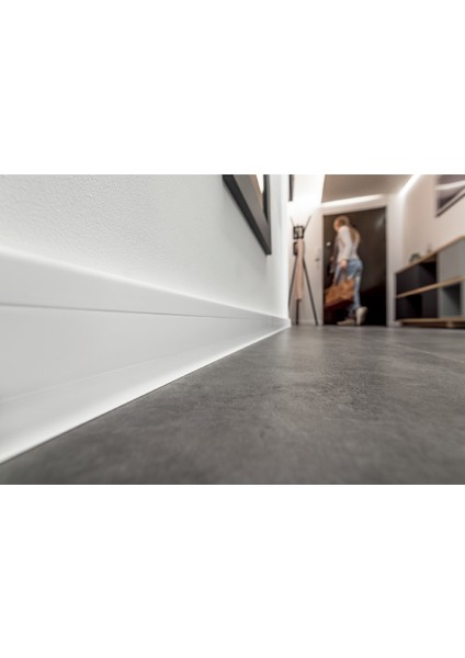 VOX Esquero Kablo Kanallı Pvc Süpürgelik 6,66 cm - Kırmızı Meşe - ESQ608 fırsatları