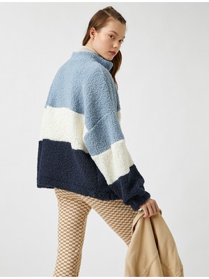 Koton Renk Bloklu Peluş İşlemeli Sweatshirt