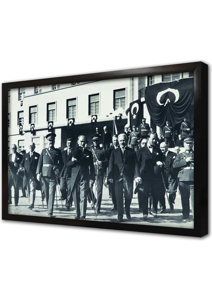 Atatürk Arkadaşlarıyla Çerçeveli Cam Tablo