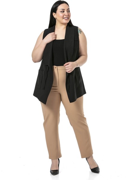 Büyük Beden Beli Yanlardan Lastikli Fermuarlı Paçası Yırtmaçlı Bej Pantolon fırsatları