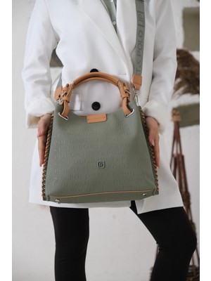 Just Polo Kadın Just Polo Kabartma Desenli Mıknatıslı Çıtçıt Kapama El Çantası Omuz Askısıyla