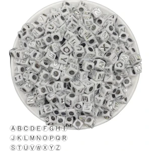 Hedef Bijuteri 100GR Harf Boncuk, 7mm Beyaz Zemin Üzeri Gümüş Yaldızlı Yazılı Küp Harf Boncuk( 100GR,~370 Adet)