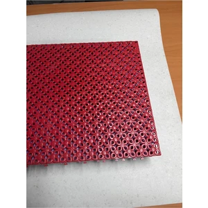 33 x 33 cm. Geçgili Plastik Paspas Yer Karosu Gül Desenli Kırmızı