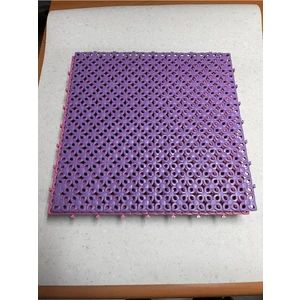 33 x 33 cm. Geçgili Plastik Paspas Yer Karosu Gül Desenli Mor