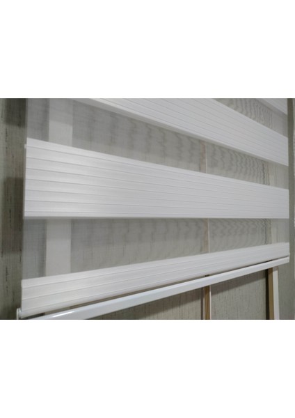 Düz Geniş Piliseli Beyaz Zebra Perde & Stor Perde fiyatları