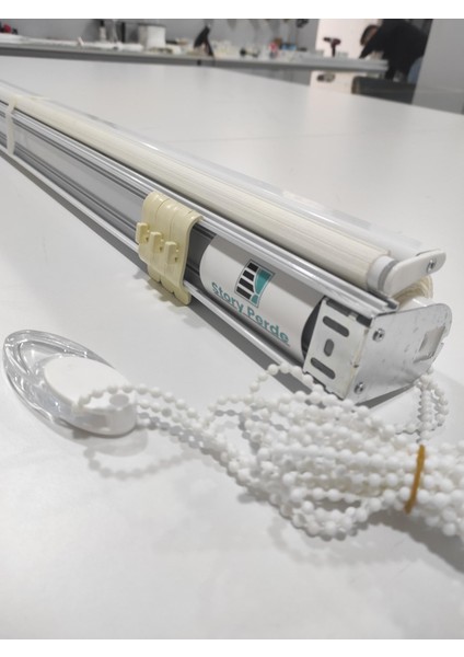 Düz Geniş Piliseli Krem Zebra Perde & Stor Perde fiyatları