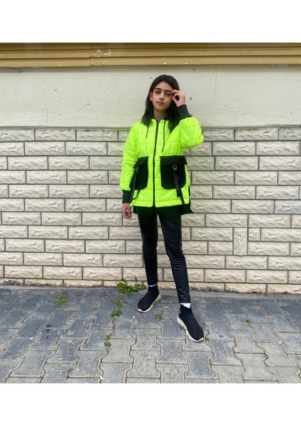 Minigimin Cicileri Arkası Karakterli Neon Baskılı Mont fiyatları