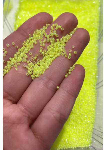 Neon Sarı Miyuki Delica DB-2031 Boncuk - Kutu NO:243 - 11/0 - 7,5 gr fiyatları