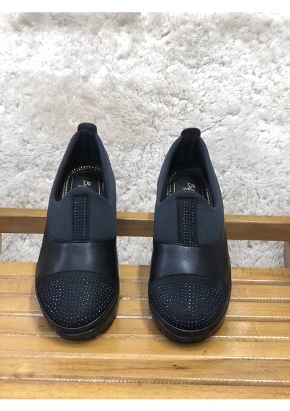 Kadın Yumuşak Kaymaz Taban Taş Işlemeli Spor Babet fiyatları