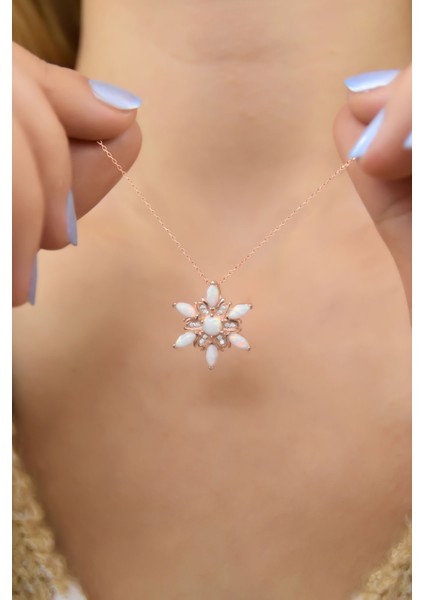 925 Ayar Gümüş Rose Kaplama Opal Kar Çiçeği Kolye