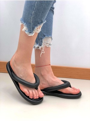Lizel Elisa Siyah Renk Parmak Arası Kadın Sandalet